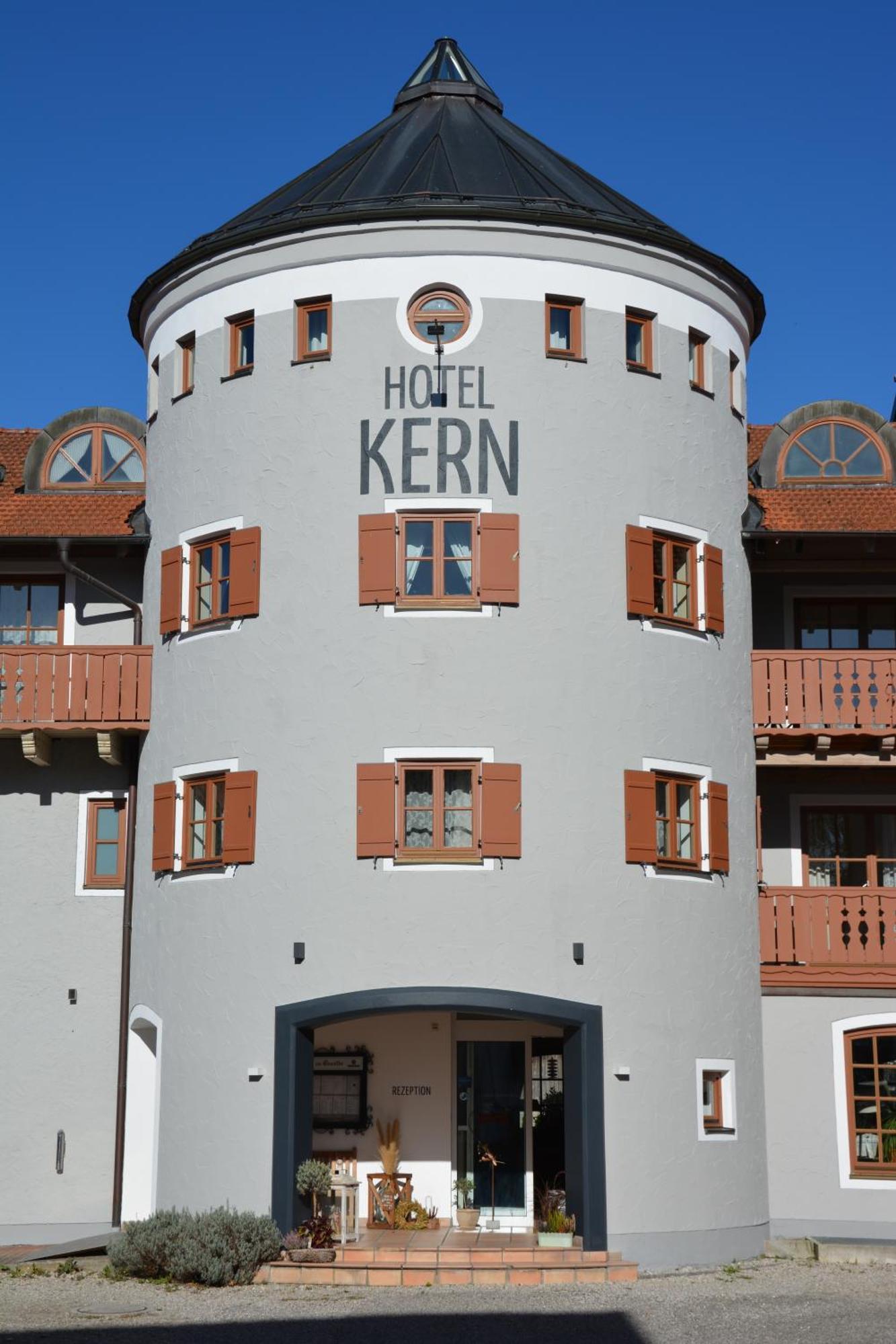 Hotel Garni Kern Halfing